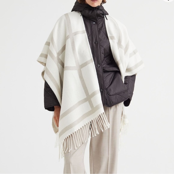 COPY - Reversible Fringe-Trimmed Poncho - Picture 3 of 8